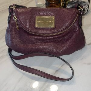 Small maroon Marc Jacobs leather crossbody purse